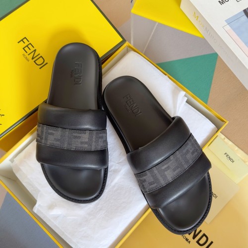 Kicks_Liu F*endi   slippers