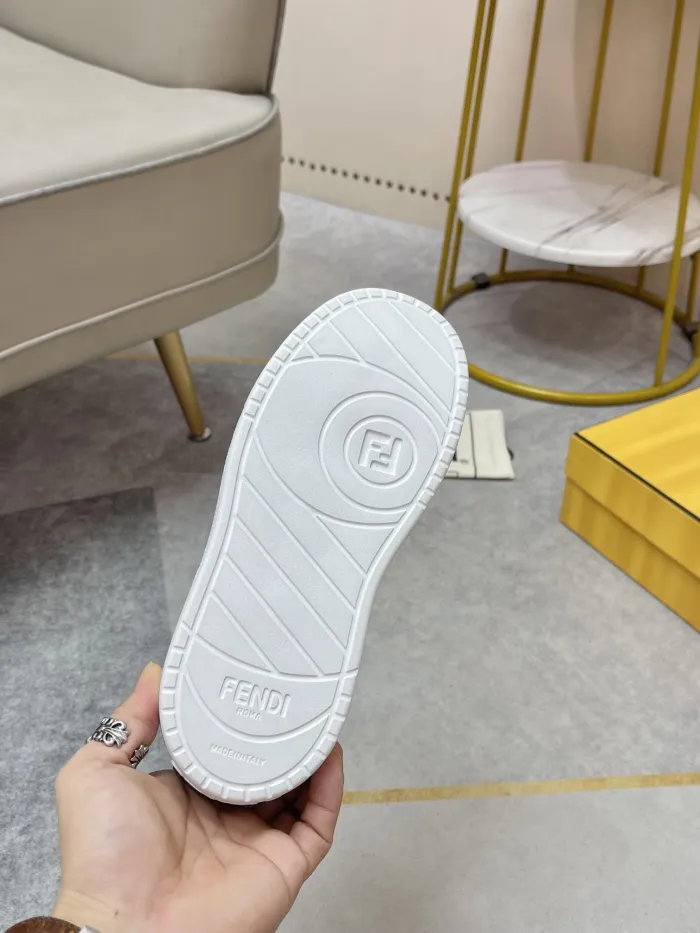 Kicks_Liu F*endi   Sneakers