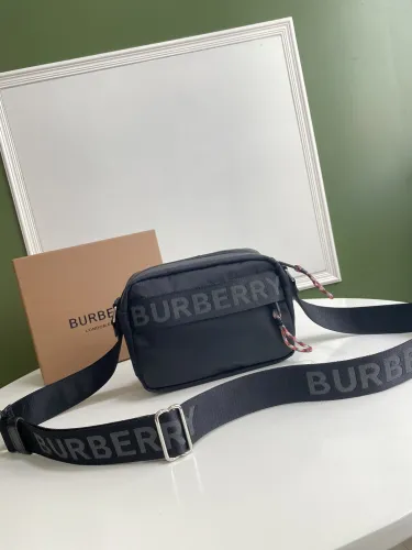 (Kicks Liu) B*urberry  Crossbody bag  Top Quality 22x11x16.5cm