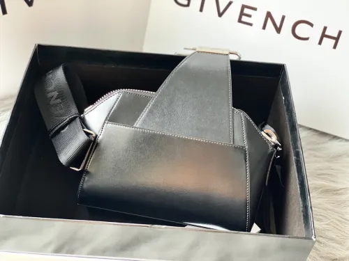 Kicks Liu  G*ivenchy Crossbody bag  Top Quality 25x16x20cm