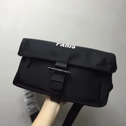 Kicks Liu  G*ivenchy Crossbody bag  Top Quality 30x15x15cm