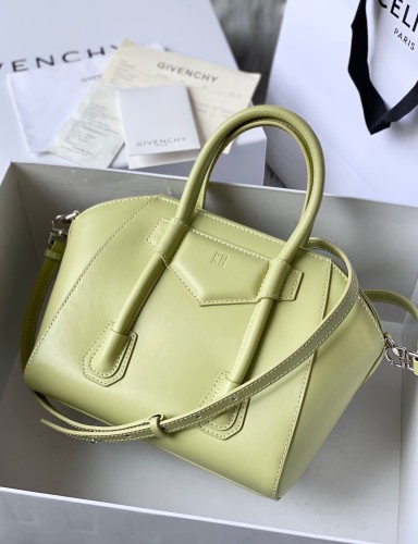 Kicks Liu  G*ivenchy Crossbody bag  Top Quality 23x27x13cm