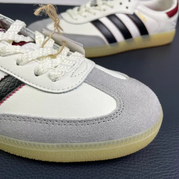 (Kicks_Liu)   A*didas sneaker