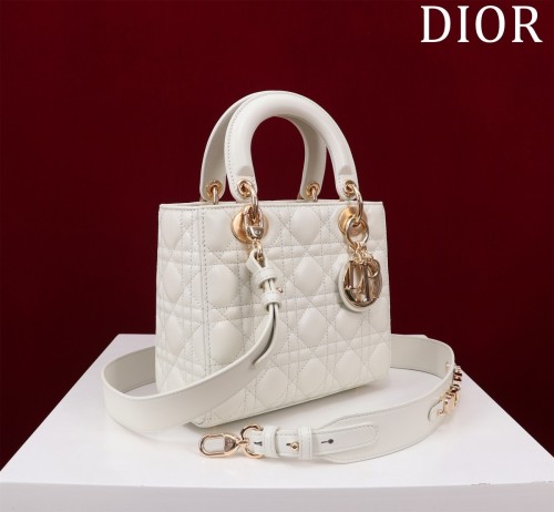 (Kicks Liu)  D*ior  bag  Top Quality  20*16*8cm