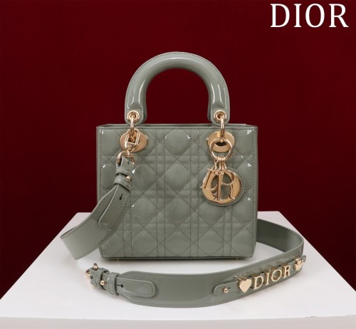 (Kicks Liu)  D*ior  bag  Top Quality  20*16*8cm