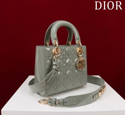 (Kicks Liu)  D*ior  bag  Top Quality  20*16*8cm