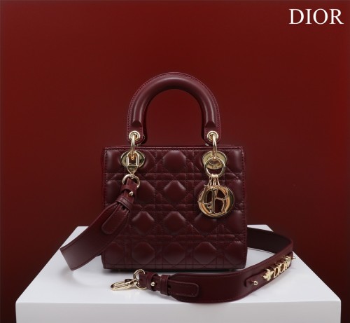 (Kicks Liu)  D*ior  bag  Top Quality  20*16*8cm