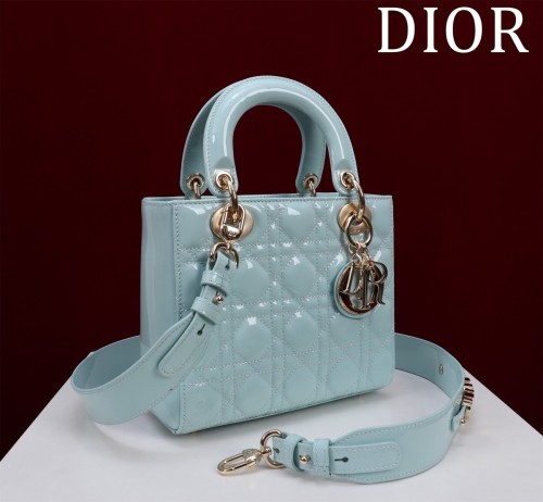 (Kicks Liu)  D*ior  bag  Top Quality  20*16*8cm