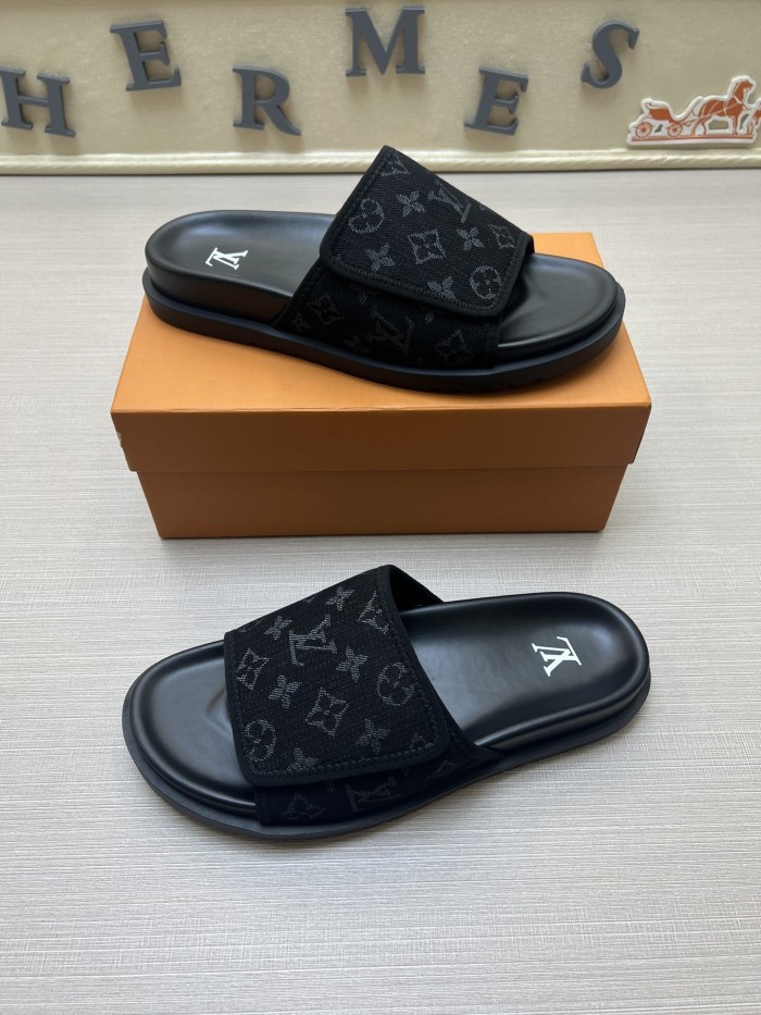 Kicks_Liu  L*ouis V*uitton  slippers