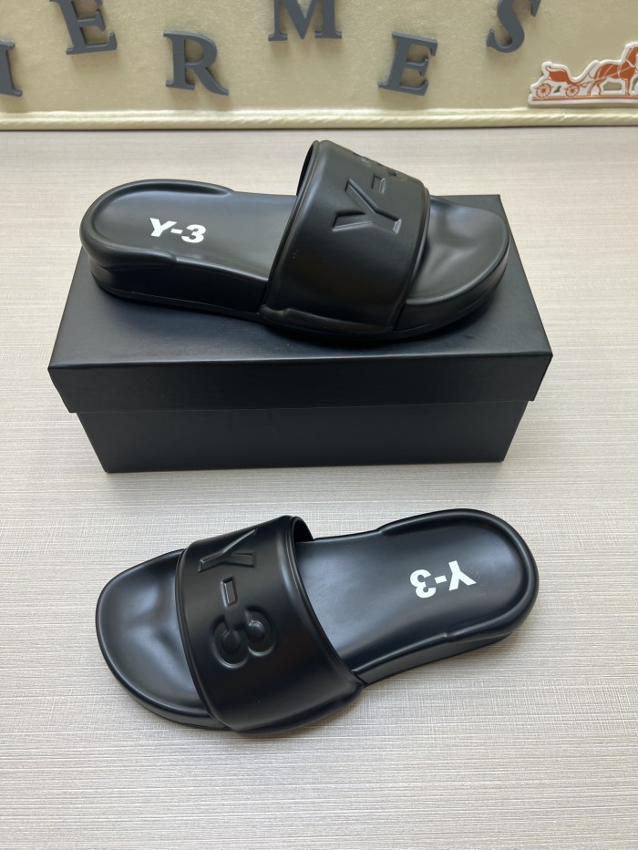 Kicks_Liu  A*didas   slippers