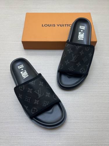 Kicks_Liu  L*ouis V*uitton  slippers