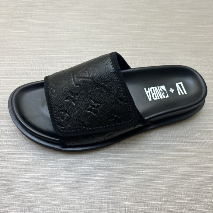 Kicks_Liu  L*ouis V*uitton  slippers