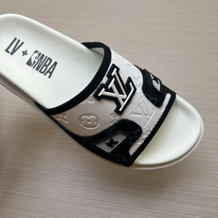 Kicks_Liu  L*ouis V*uitton  slippers