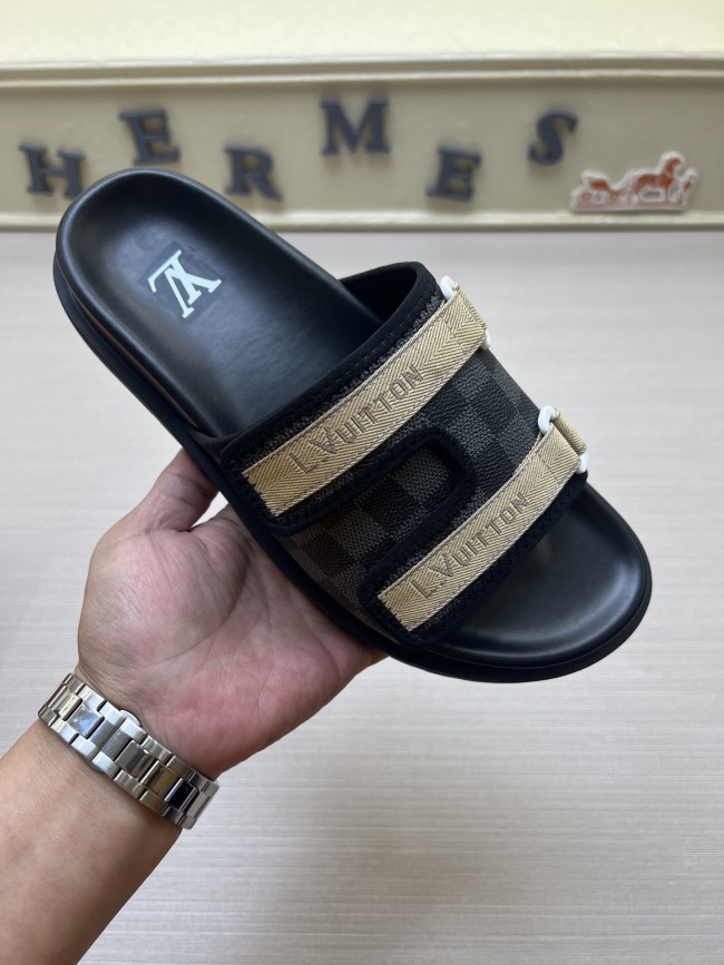 Kicks_Liu  L*ouis V*uitton  slippers