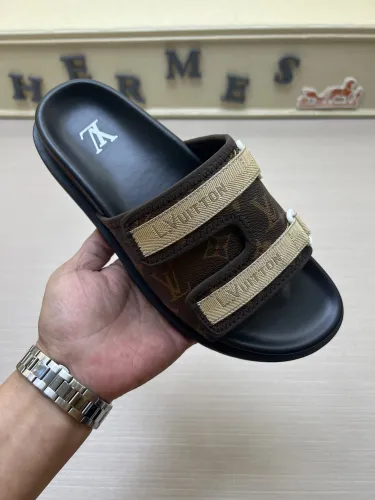 Kicks_Liu  L*ouis V*uitton  slippers