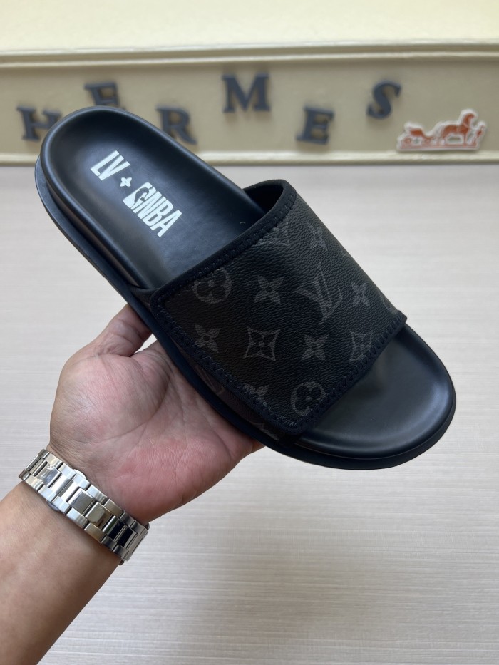 Kicks_Liu  L*ouis V*uitton  slippers