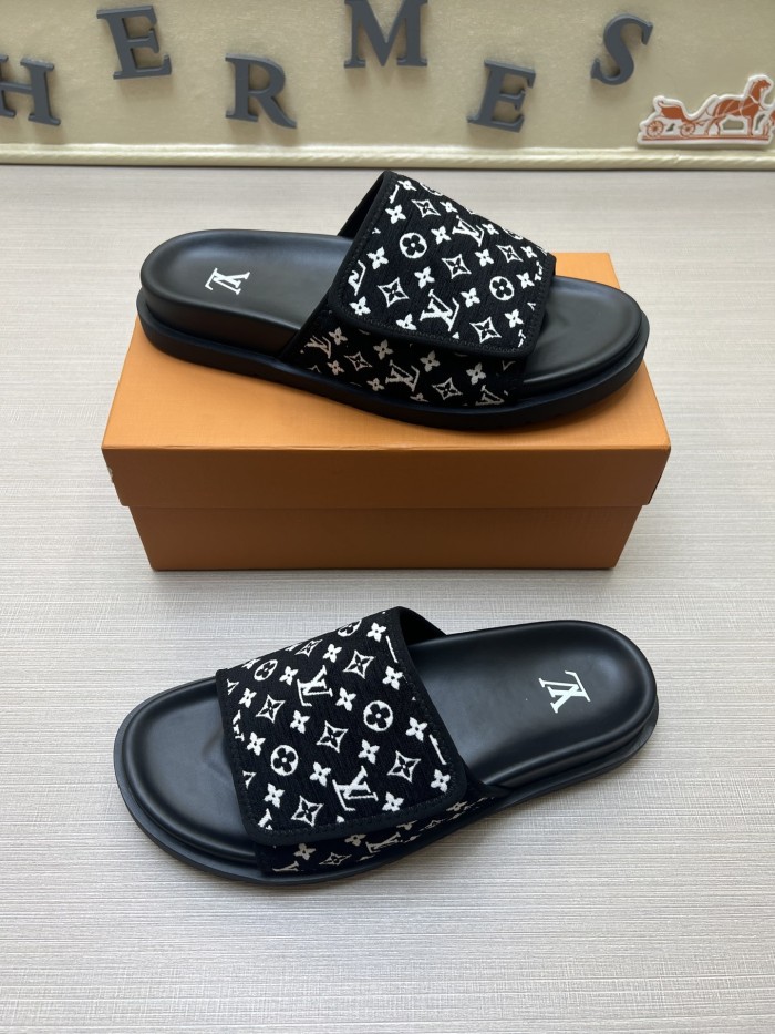Kicks_Liu  L*ouis V*uitton  slippers