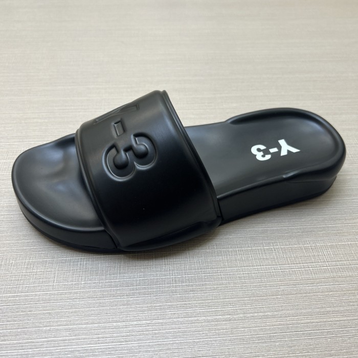 Kicks_Liu  A*didas   slippers
