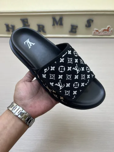 Kicks_Liu  L*ouis V*uitton  slippers