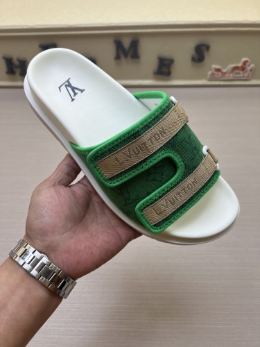 Kicks_Liu  L*ouis V*uitton  slippers