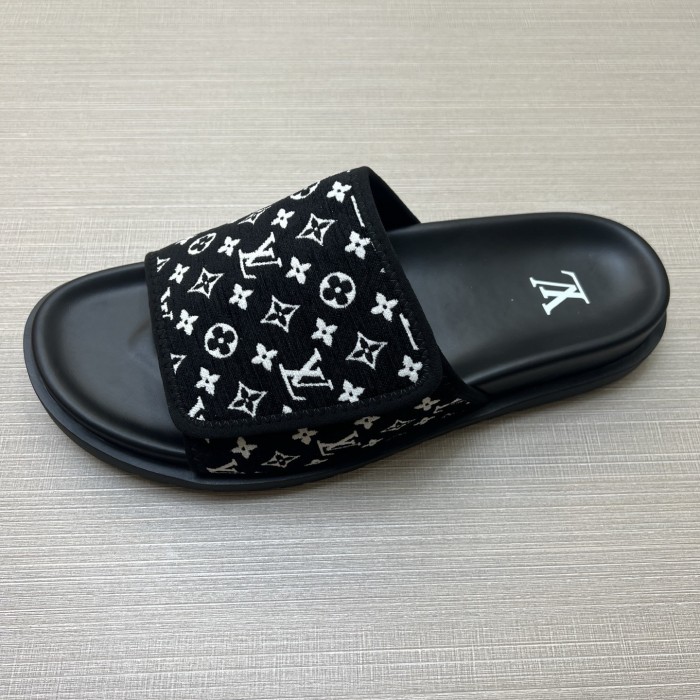 Kicks_Liu  L*ouis V*uitton  slippers