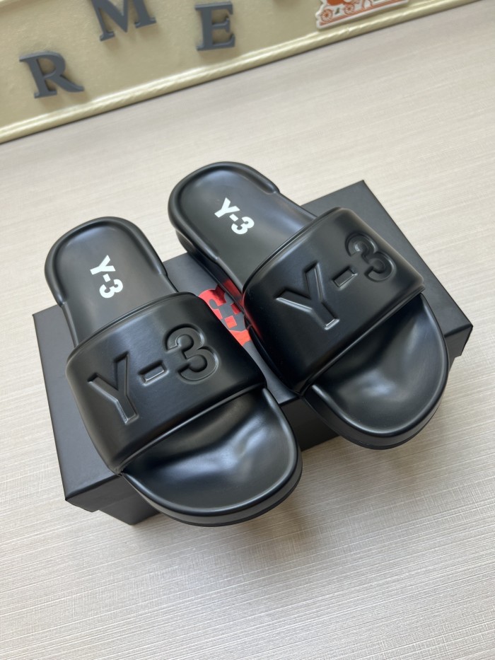 Kicks_Liu  A*didas   slippers