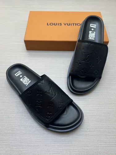 Kicks_Liu  L*ouis V*uitton  slippers