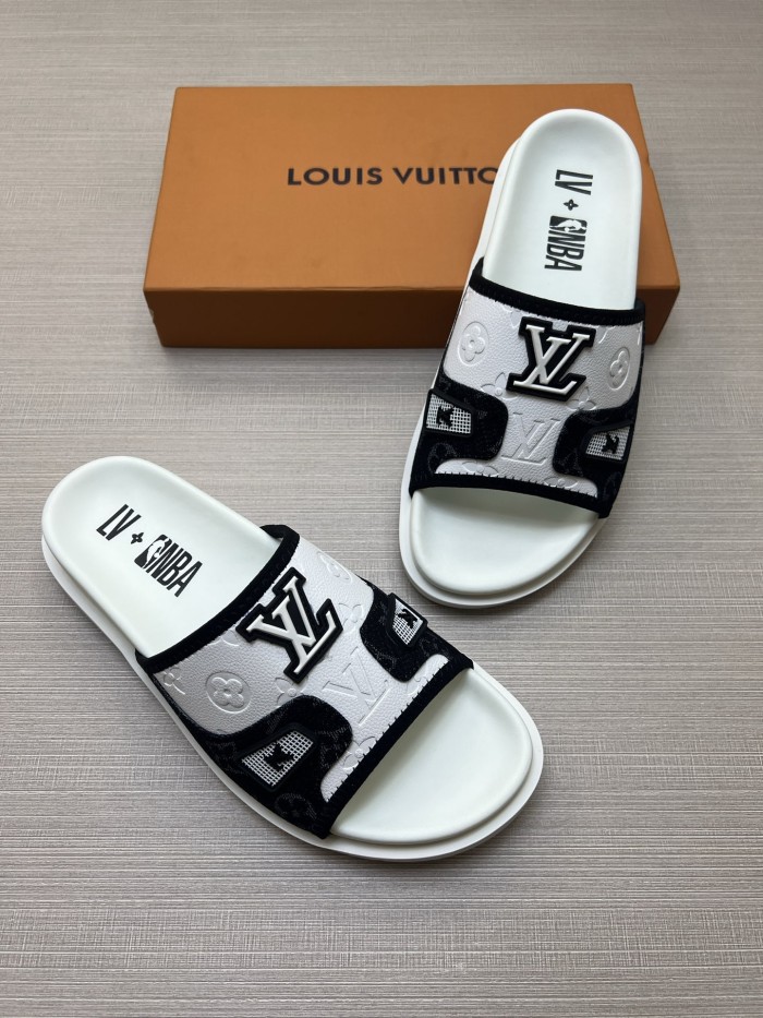 Kicks_Liu  L*ouis V*uitton  slippers