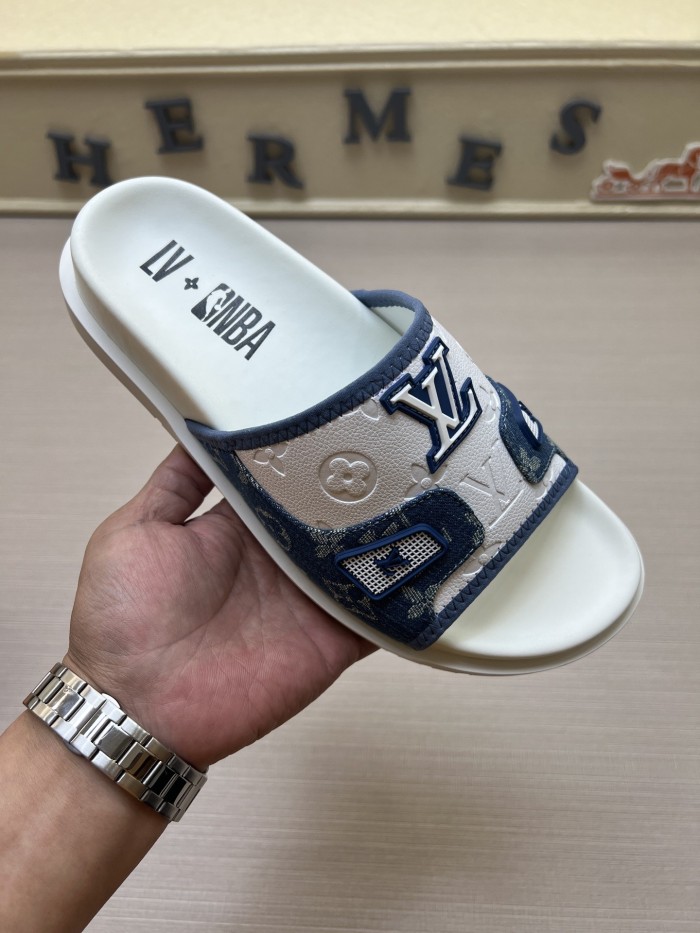 Kicks_Liu  L*ouis V*uitton  slippers