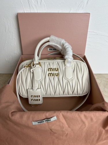 (Kicks Liu)  M*iu Miu  bag  Top Quality  22*10.5*7.5cm