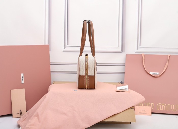 (Kicks Liu)  C*eline  bag  Top Quality 29*17*9cm