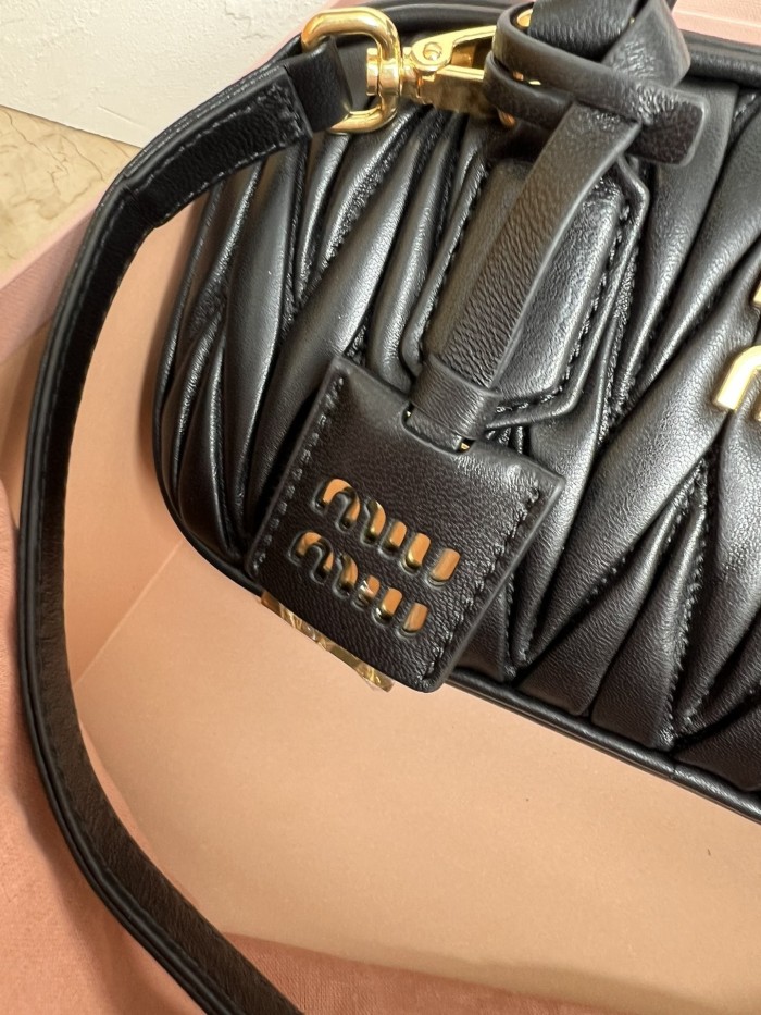 (Kicks Liu)  M*iu Miu  bag  Top Quality  22*10.5*7.5cm
