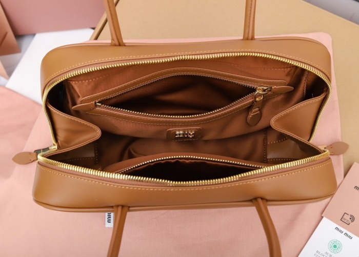 (Kicks Liu)  C*eline  bag  Top Quality 29*17*9cm