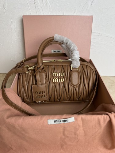 (Kicks Liu)  M*iu Miu  bag  Top Quality  22*10.5*7.5cm