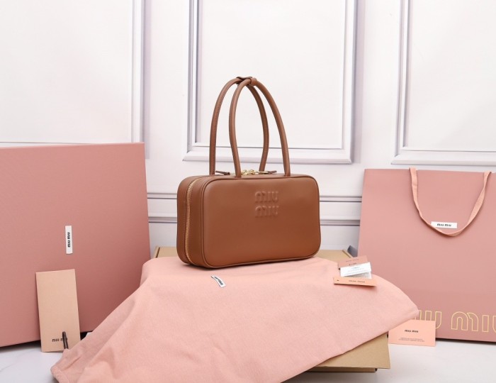 (Kicks Liu)  C*eline  bag  Top Quality 29*17*9cm