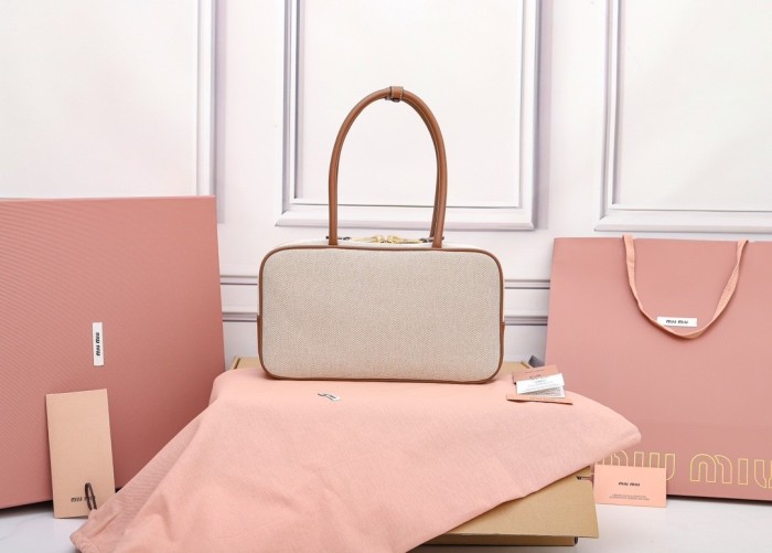 (Kicks Liu)  C*eline  bag  Top Quality 29*17*9cm