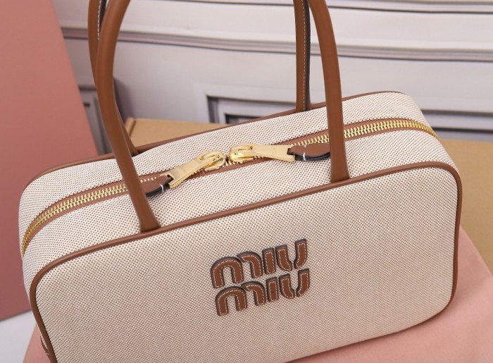 (Kicks Liu)  C*eline  bag  Top Quality 29*17*9cm