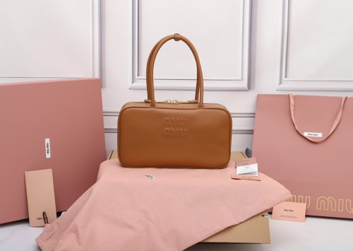(Kicks Liu)  C*eline  bag  Top Quality 29*17*9cm
