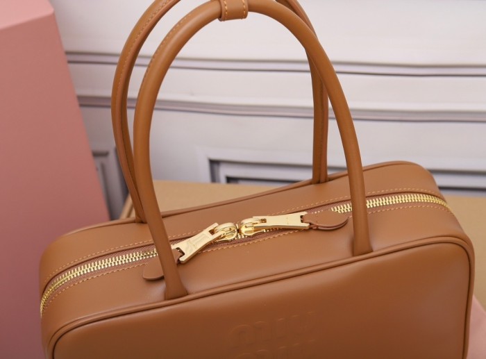 (Kicks Liu)  C*eline  bag  Top Quality 29*17*9cm