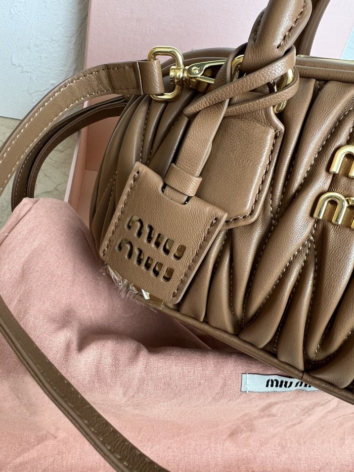 (Kicks Liu)  M*iu Miu  bag  Top Quality  22*10.5*7.5cm