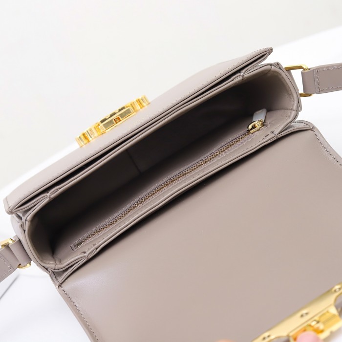 (Kicks Liu)  C*eline  bag  Top Quality  18.5*14*6cm