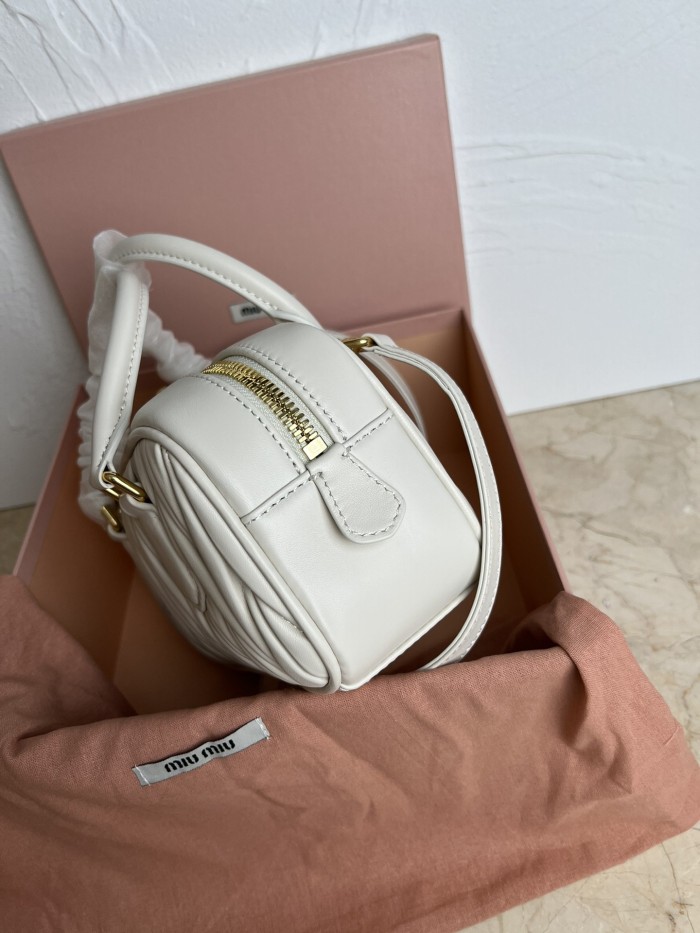 (Kicks Liu)  M*iu Miu  bag  Top Quality  22*10.5*7.5cm