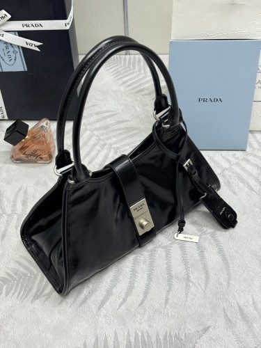 (Kicks Liu)  P*rada  bag  Top Quality  30.5*17.5*9cm