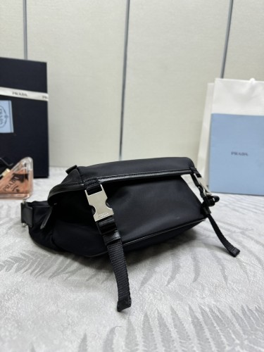(Kicks Liu)  P*rada  bag  Top Quality  20*13*9cm