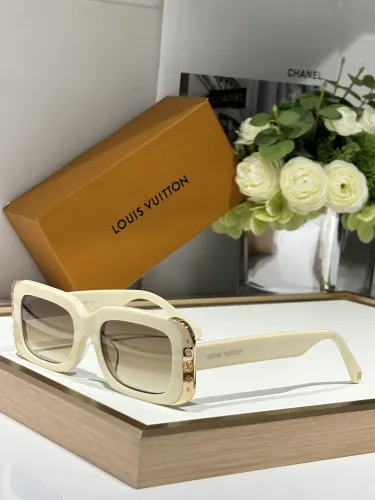 (Kicks Liu)  L*ouis V*ultton  Glasses  Top Quality