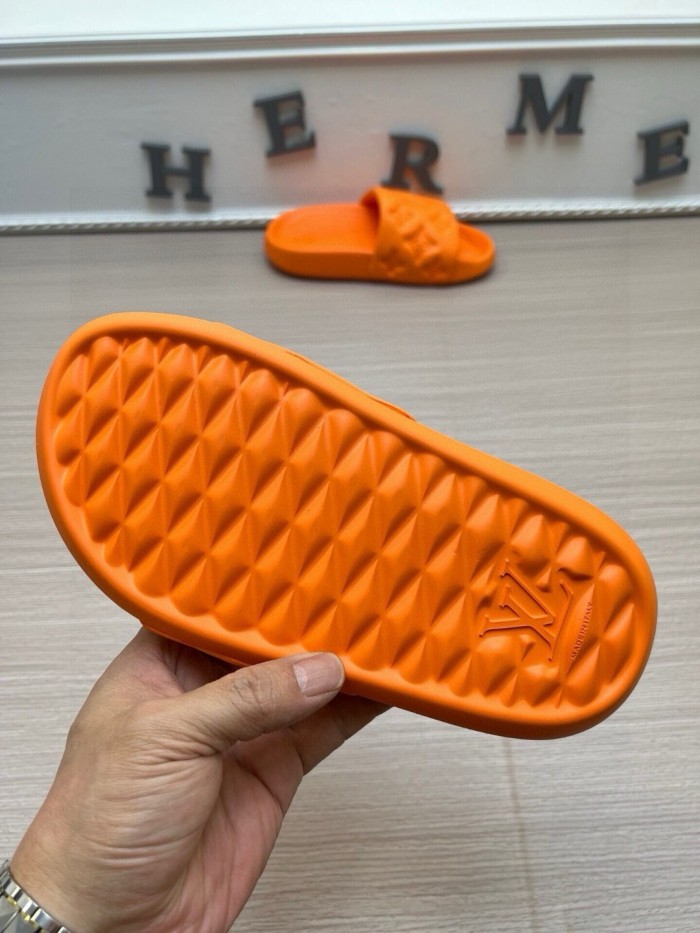 Kicks_Liu  L*ouis V*uitton  slippers
