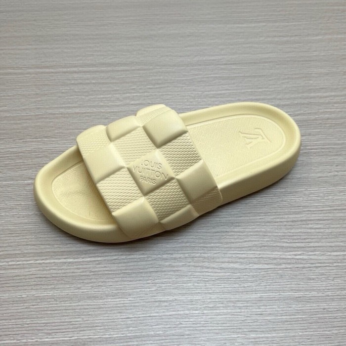 Kicks_Liu  L*ouis V*uitton  slippers