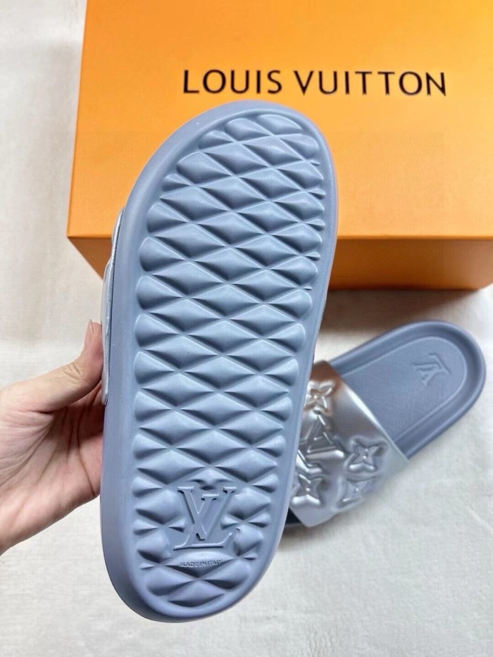 Kicks_Liu  L*ouis V*uitton  slippers
