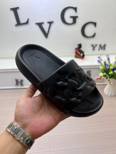Kicks_Liu  L*ouis V*uitton  slippers