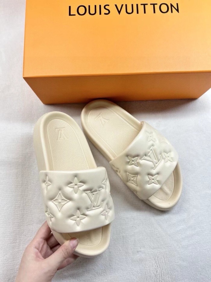 Kicks_Liu  L*ouis V*uitton  slippers